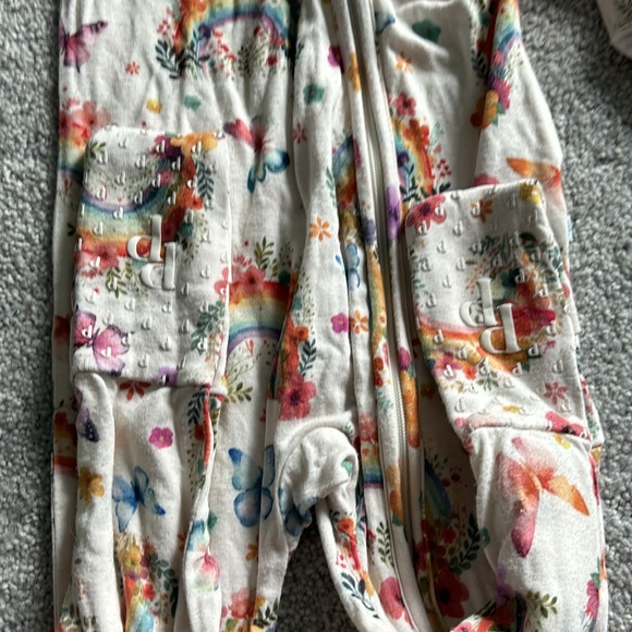 Posh peanut rainbows and butterflies footie - Picture 4 of 4